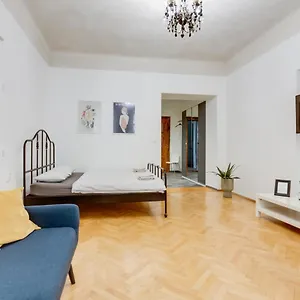  Apartamento New Moderated školská